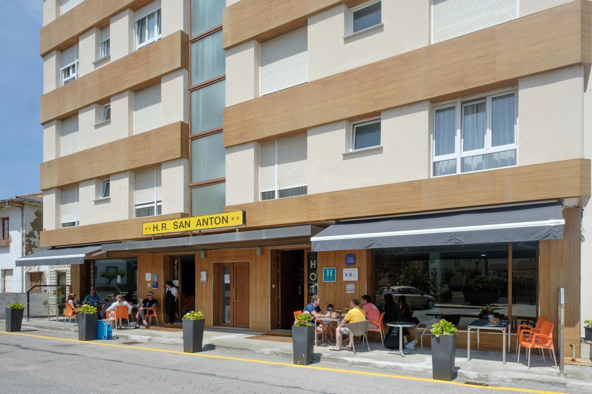Hotel Restaurante San Anton Tapia De Casariego Exterior photo