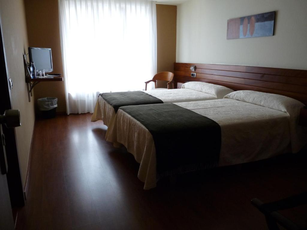Hotel Restaurante San Anton Tapia De Casariego Room photo